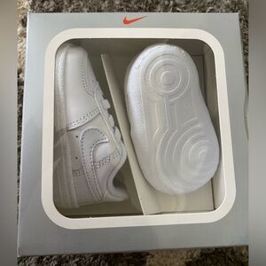NWT Nike Force 1 Crib shoes